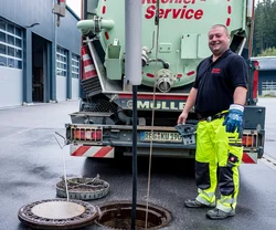 Kanalreinigung mit Spülfahrzeugen in Hunderdorf